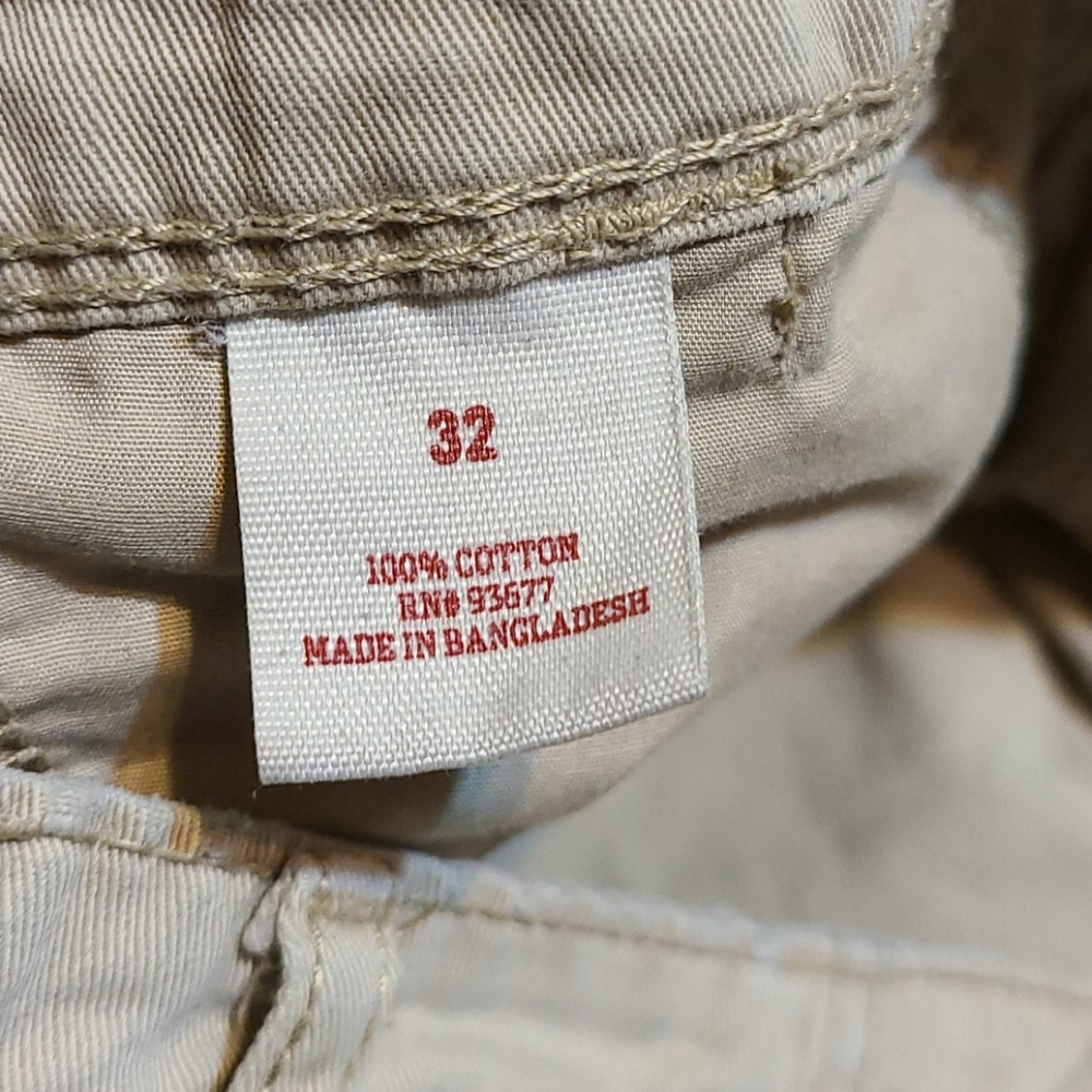 Arizona  jean SHORTS SIZE 32, the pants are 17 lon - Picture 2 of 3